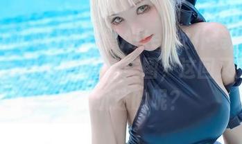 让人心动不已的贞德Alter女仆装：Kitkat Cosplay的高清美图；这回又是怎么让人沉迷的呢？